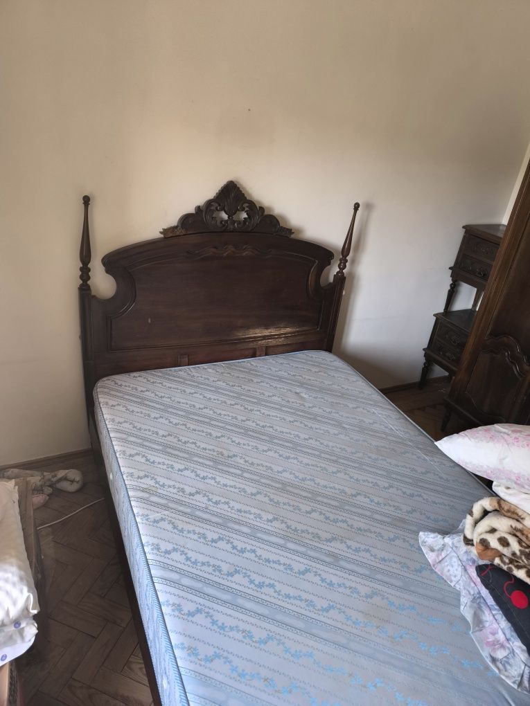 Mobília de quarto em Madeira vintage