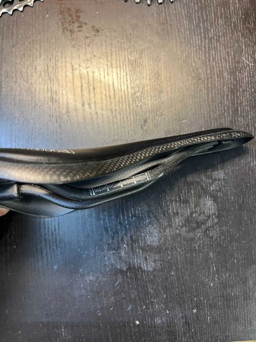 Siodełko karbonowe 120G