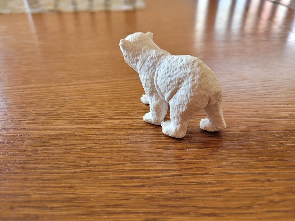 Figurka zwierzęta dzikie niedźwiedź biały