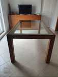 Mesa de jantar ou cozinha.