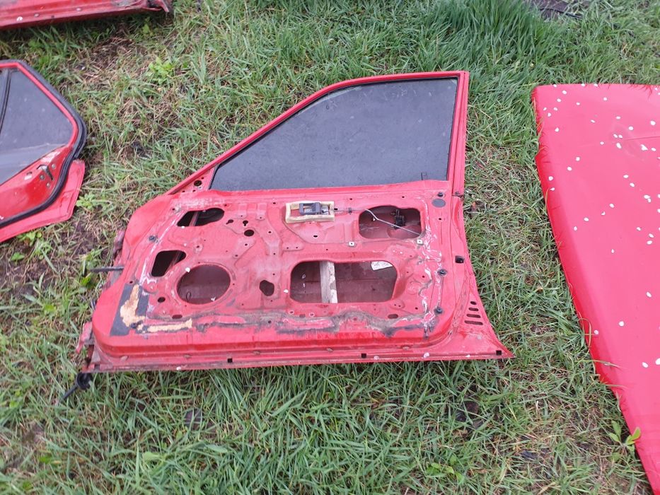 Капот Nissan Sunny N13