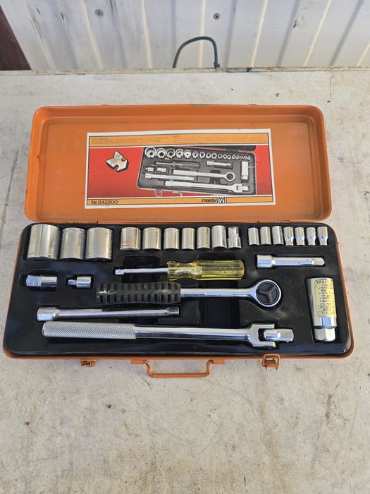 Komplet niemieckich  kluczy nasadowych 8 kątnych z grzechotką