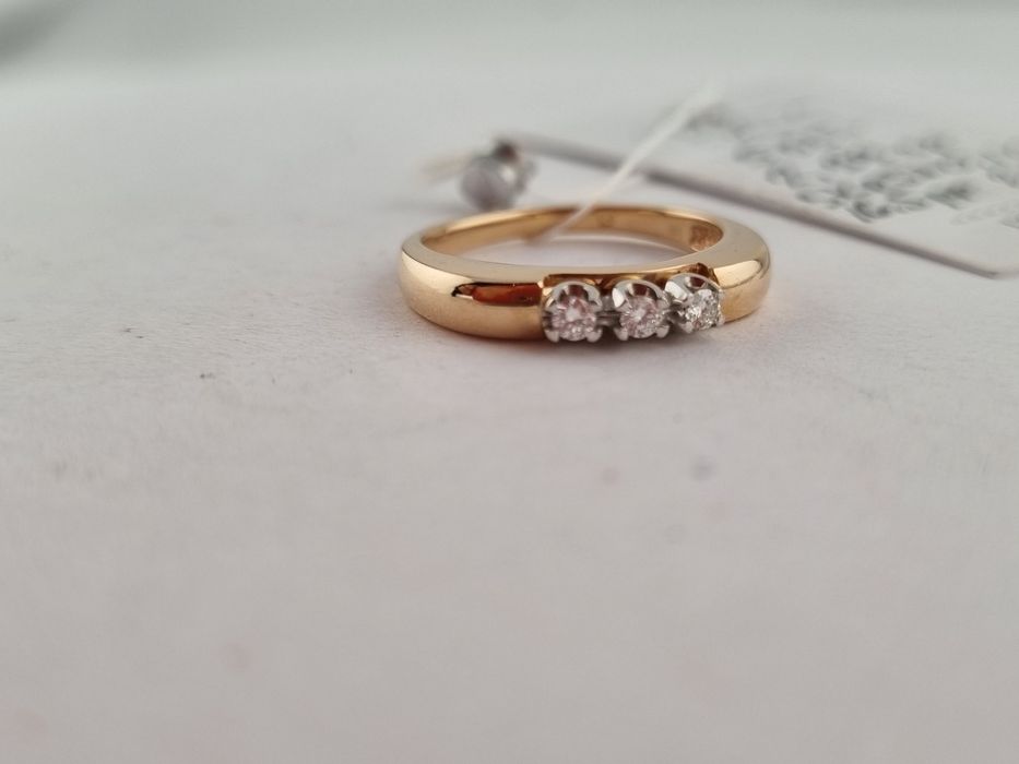 Золотое кольцо с бриллиантами
