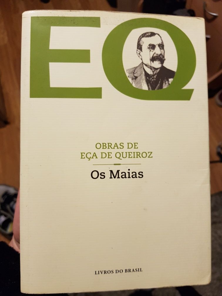 Livros (Os Maias, Cão como nós, Cidade e as Serras e Aldeia Nova))