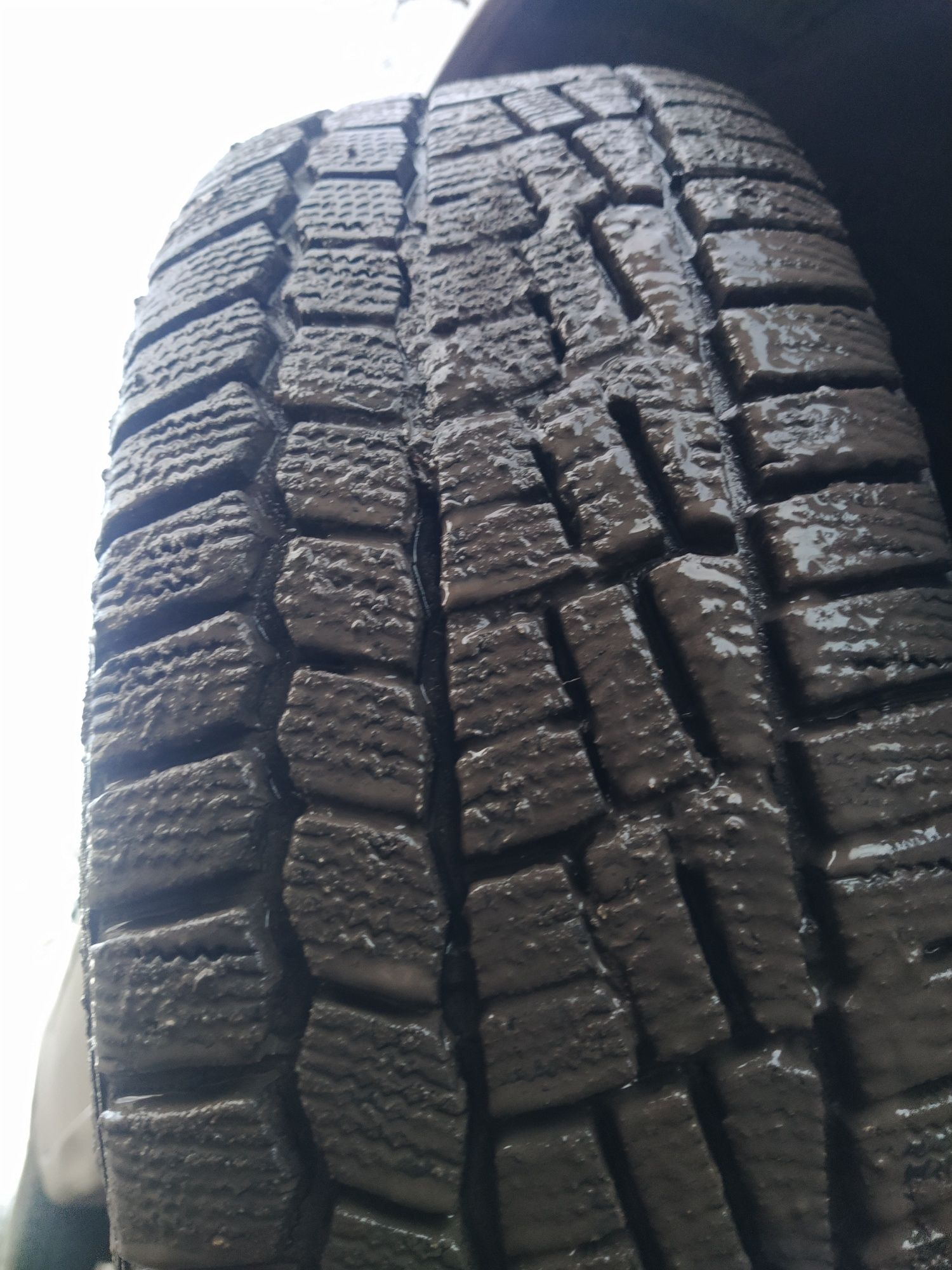 205/60R16 4шт. Резина гума