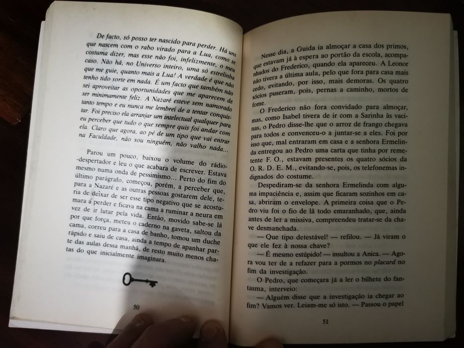O Clube Das Chaves - Preso por um fio