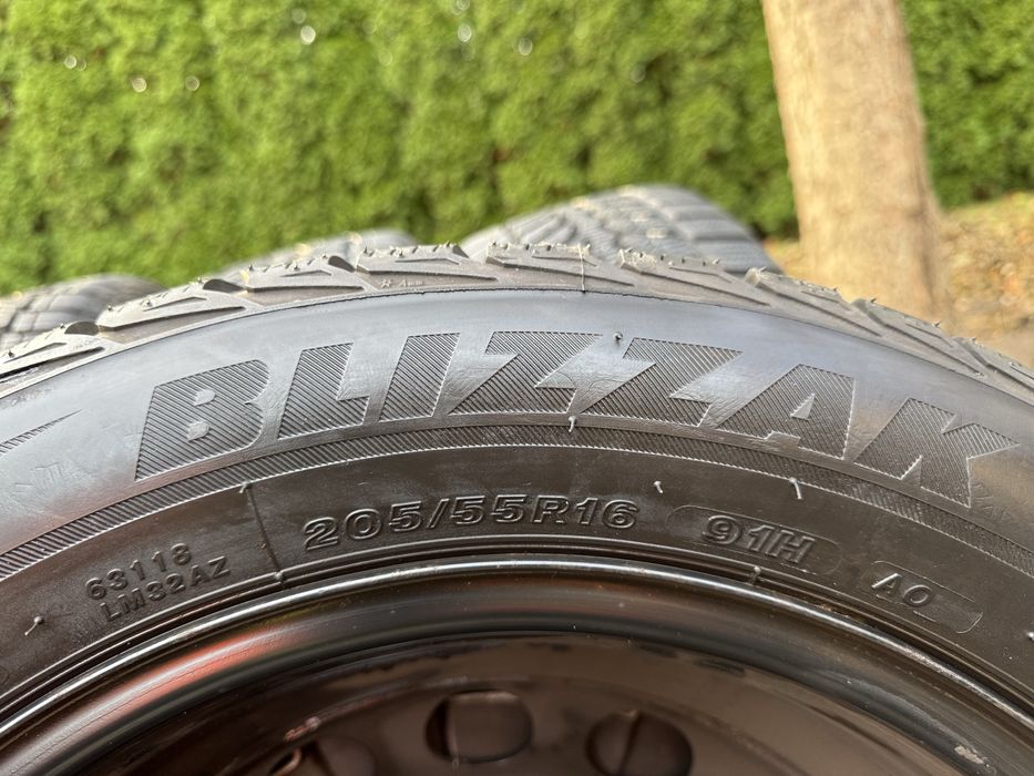 Зимові шини 205/55 р16 ЯК НОВІ Bridgestone Blizzak комплект коліс