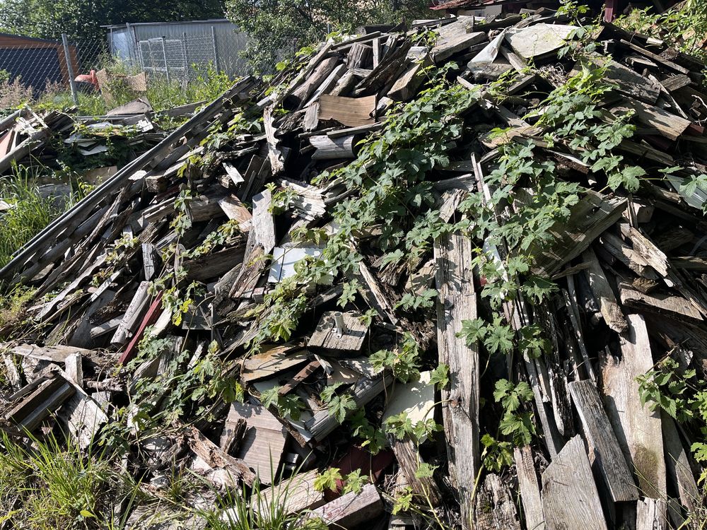 Oddam deski i belki z rozbiórki pocięte i w całości