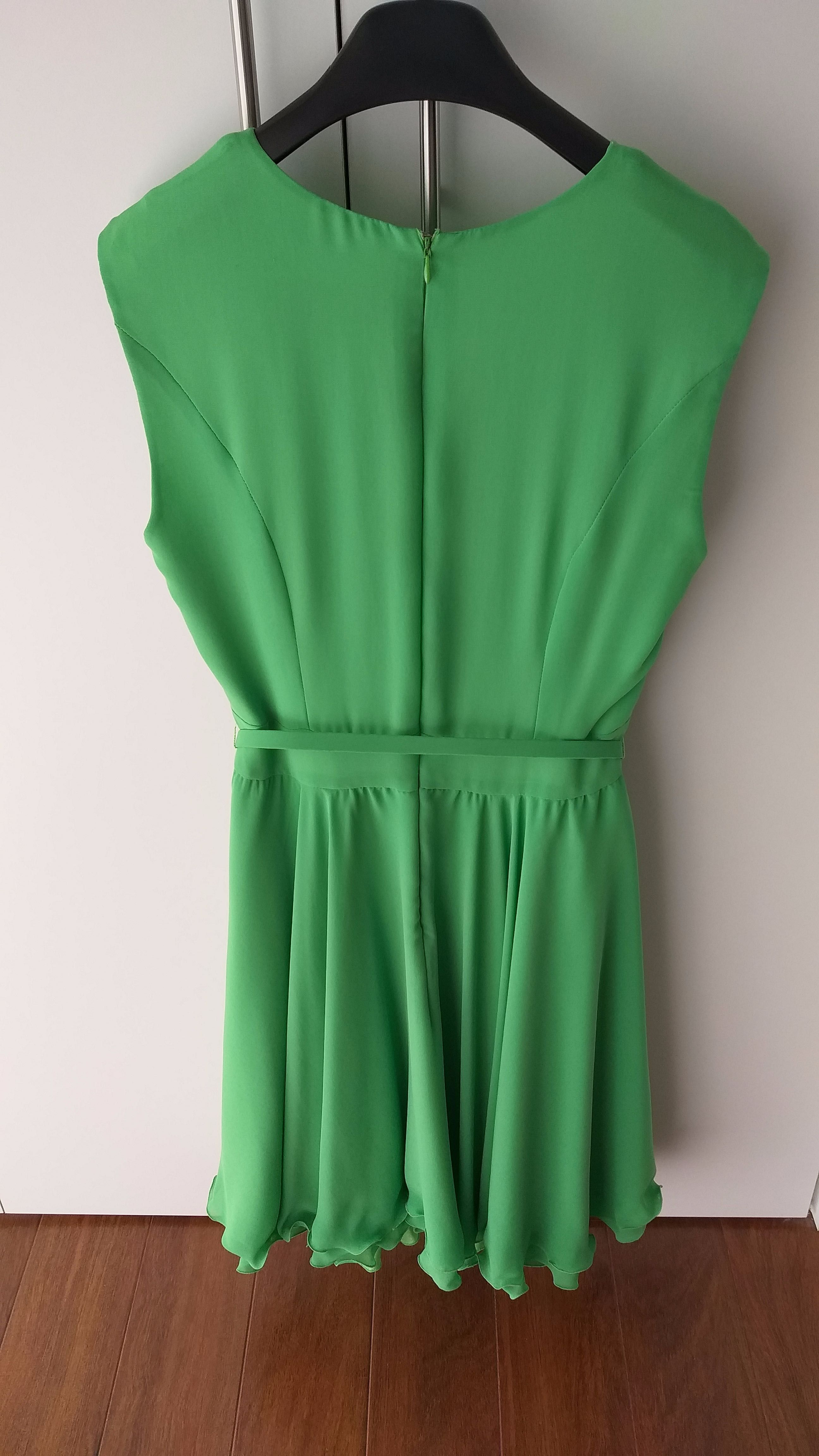 Vestido verde festivo, muito elegante, muito pouco uso