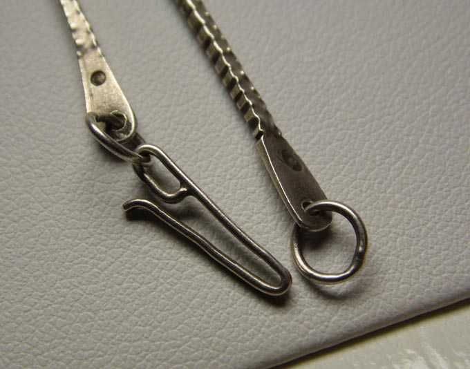 Srebrny naszyjnik polska wytwórnia 81 cm. Ciekawy wzór vintage.