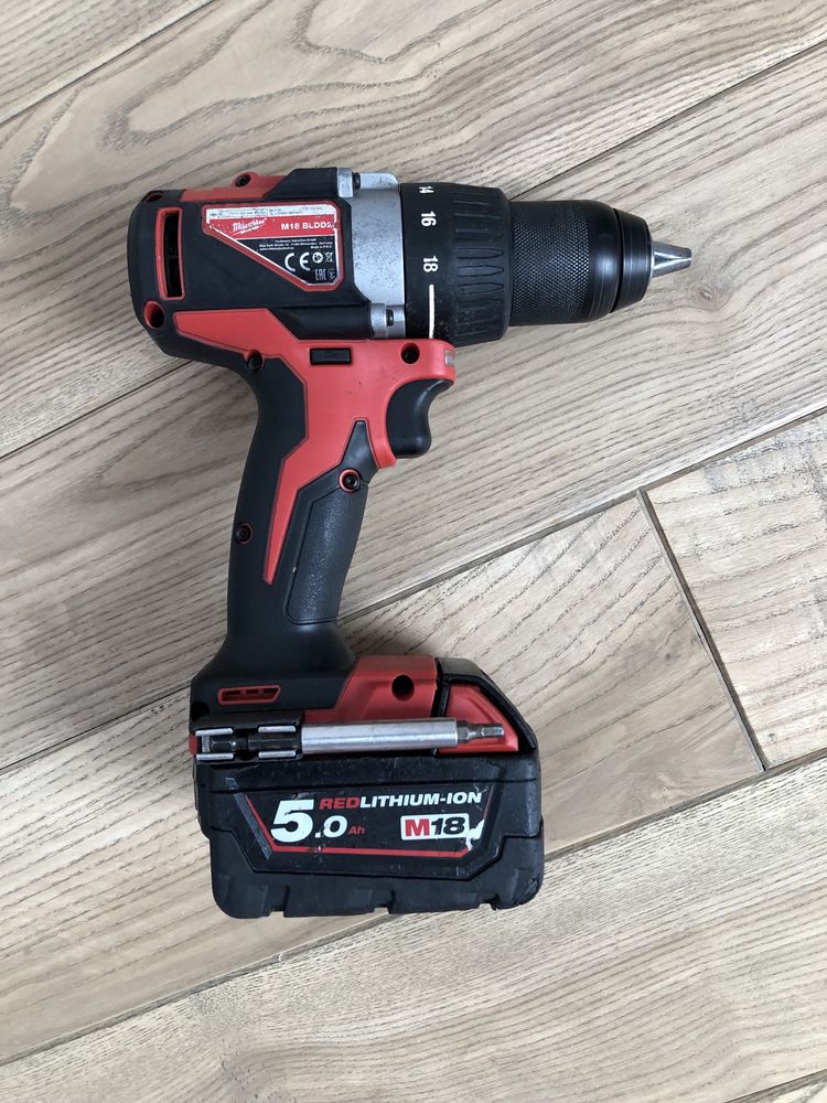 Безщітковий Акум.шуруповерт Milwaukee M18 BLDD2