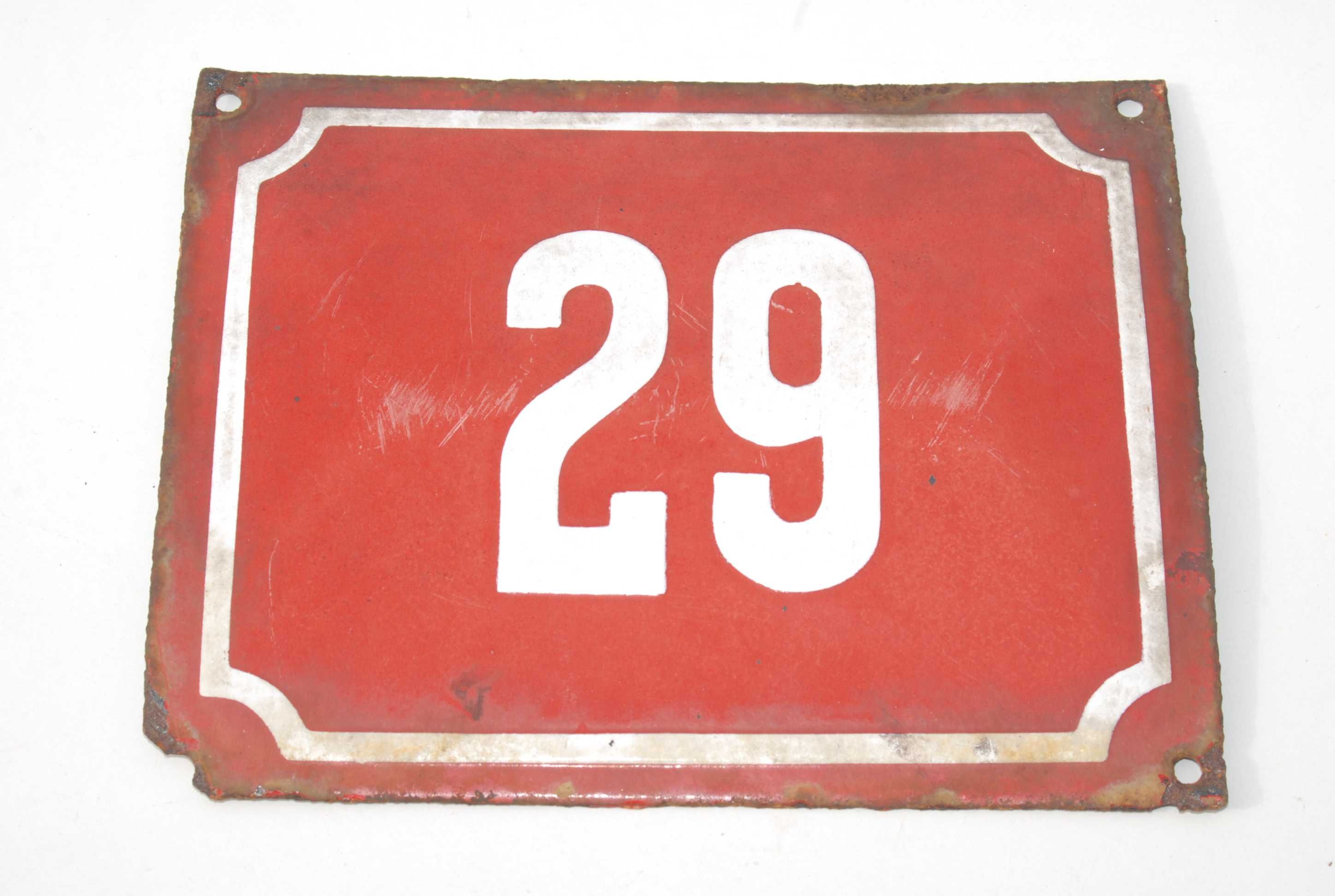 Stara czerwona tabliczka emaliowana na dom z numerem 29 unikat kolekcj