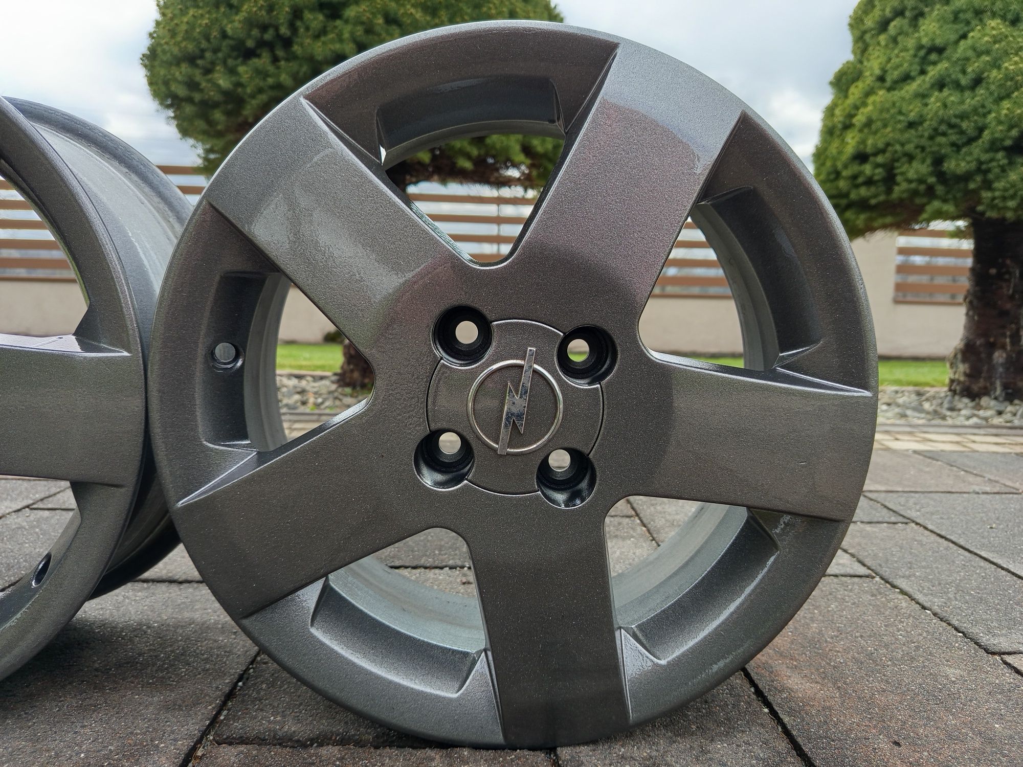 Felgi aluminiowe 15 opel corsa fiat grande punto toyota yaris 4x100