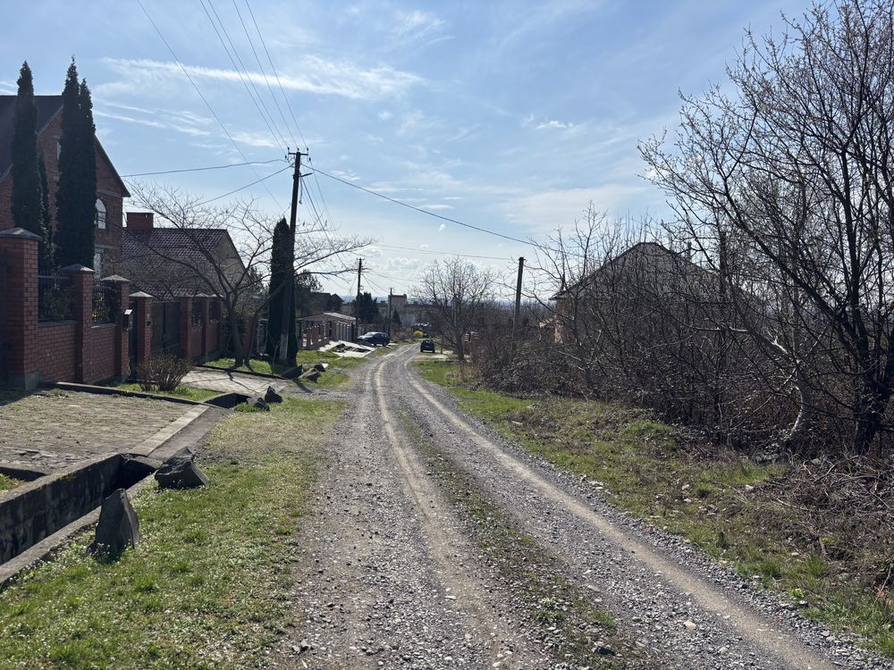 Продаж землі під будівництво в Барвінку