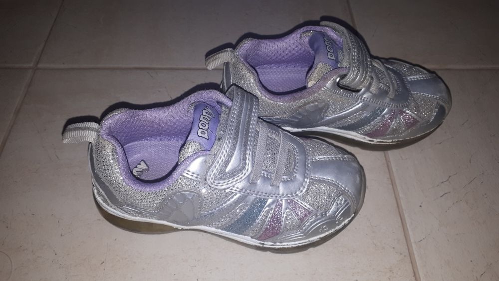 Кроссовки для девочки