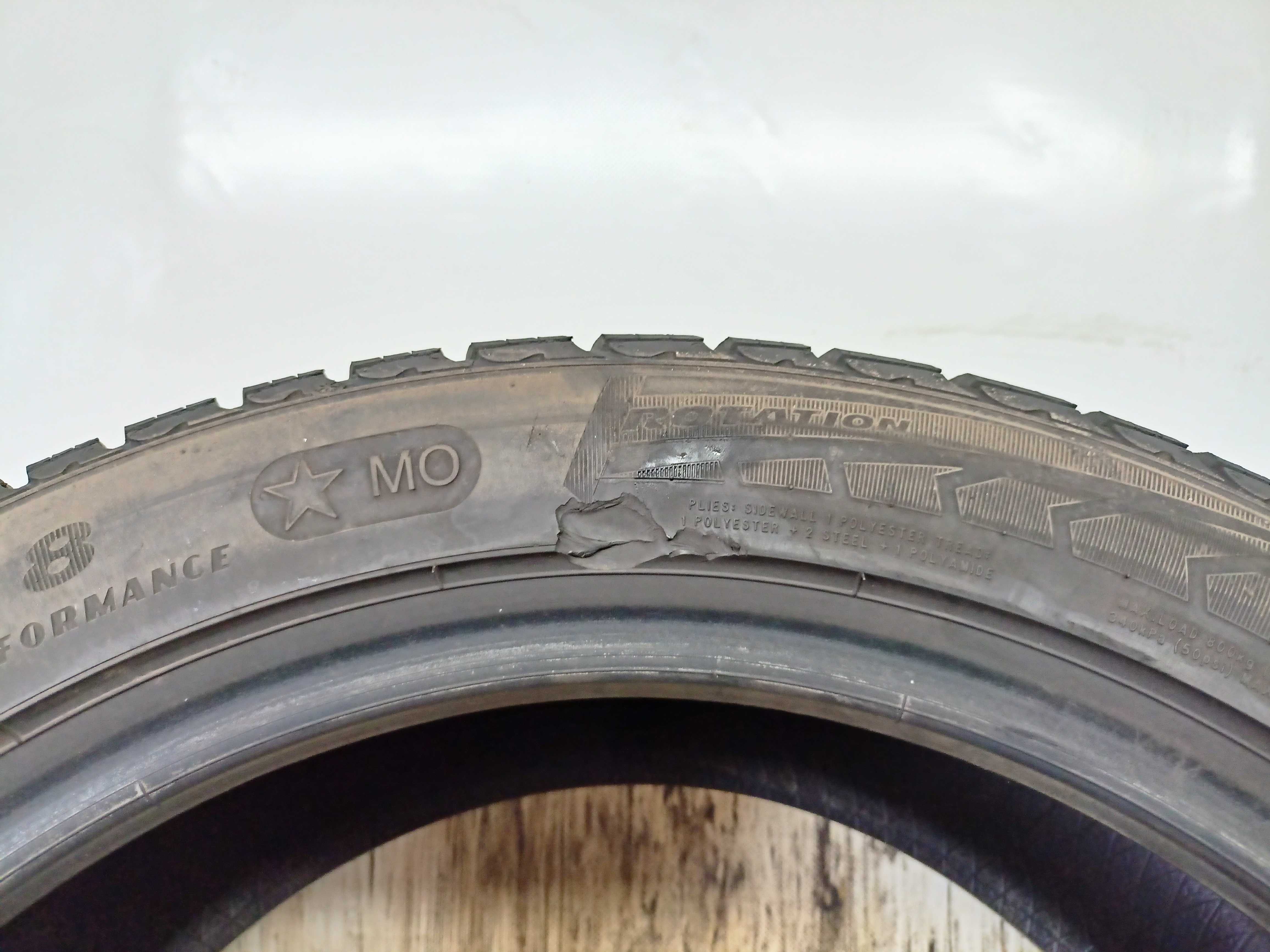Goodyear UltraGrip 8 245/45/18 2021r. 100V 2x7,6mm (3230)