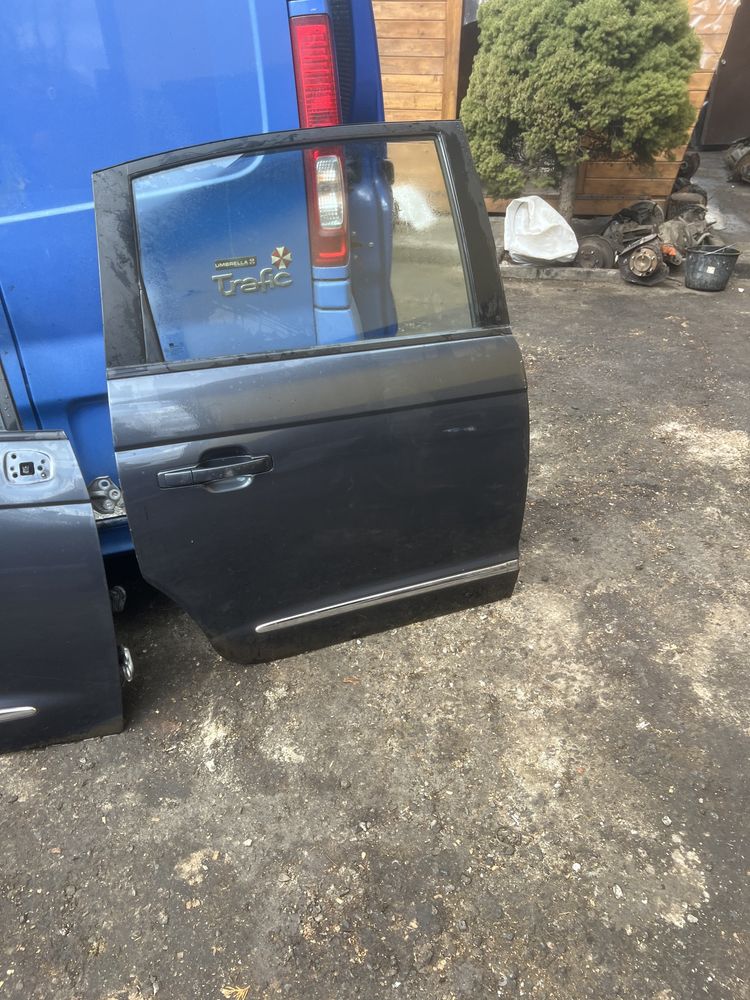 Дверь правый SsangYong Rodius сан йонг родиус