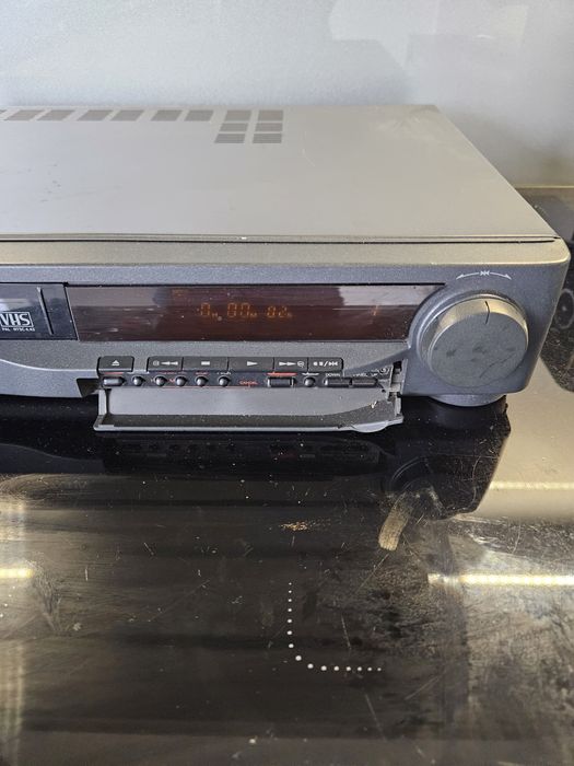 Magnetowid Akai VS-F320