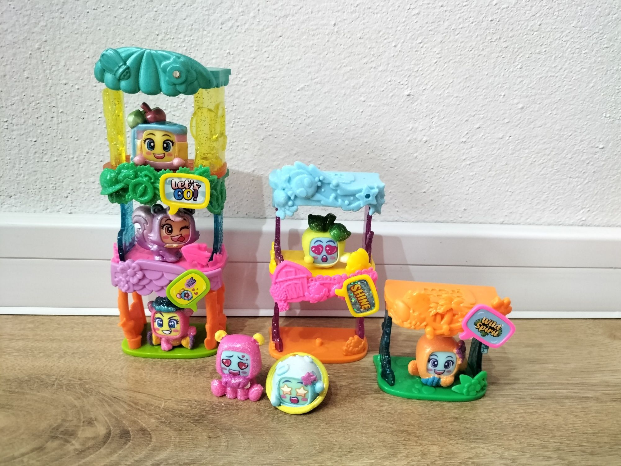 Moji pops 6 domków i 7 unikatowych figurek