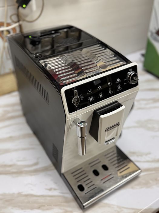 Зернова кавомашина кавоварка Delonghi Autentica гарантія