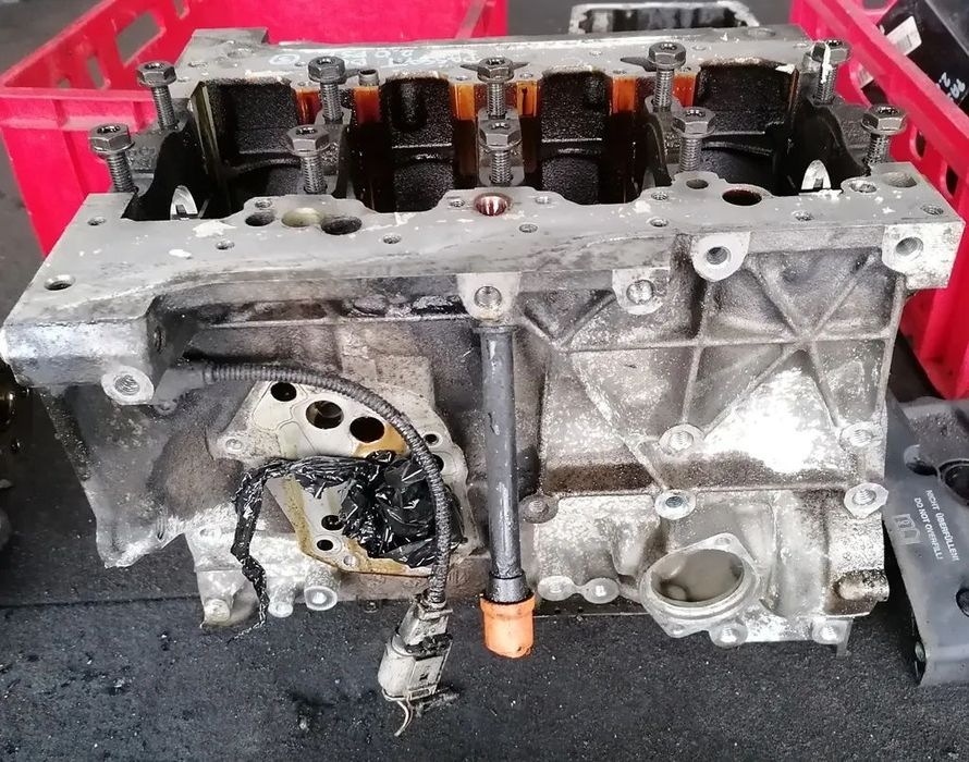 VW PASSAT B6 05- 2.0 FSI BLOK DÓŁ SILNIKA BLR