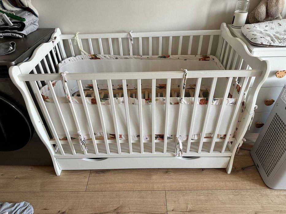 Drewniane łóżeczko / tapczan z szufladą JULIA białe 120x60cm