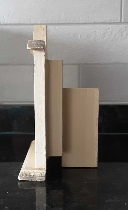 Suporte Multiusos/Casinha Decorativa em Madeira