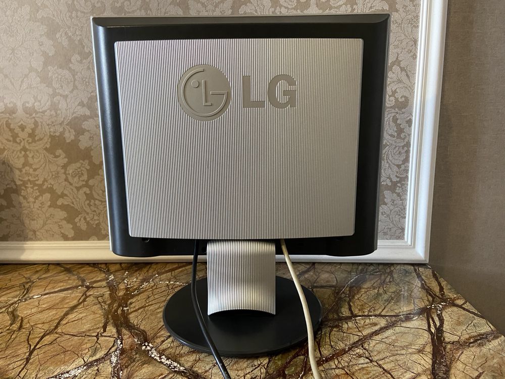 Монітор LG FLATRON L1730S (діагональ 17”)