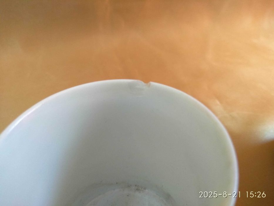 Кофейные чашки в подстаканниках с блюдцами. Италия