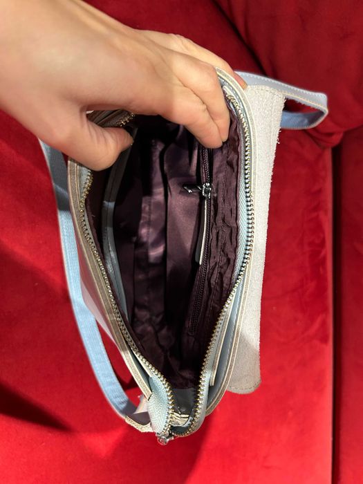 Блакитна сумка через плече, стильна, прямокутна, з довгим ремінцем