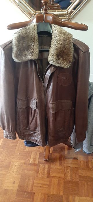 Casaco de couro em bom estado