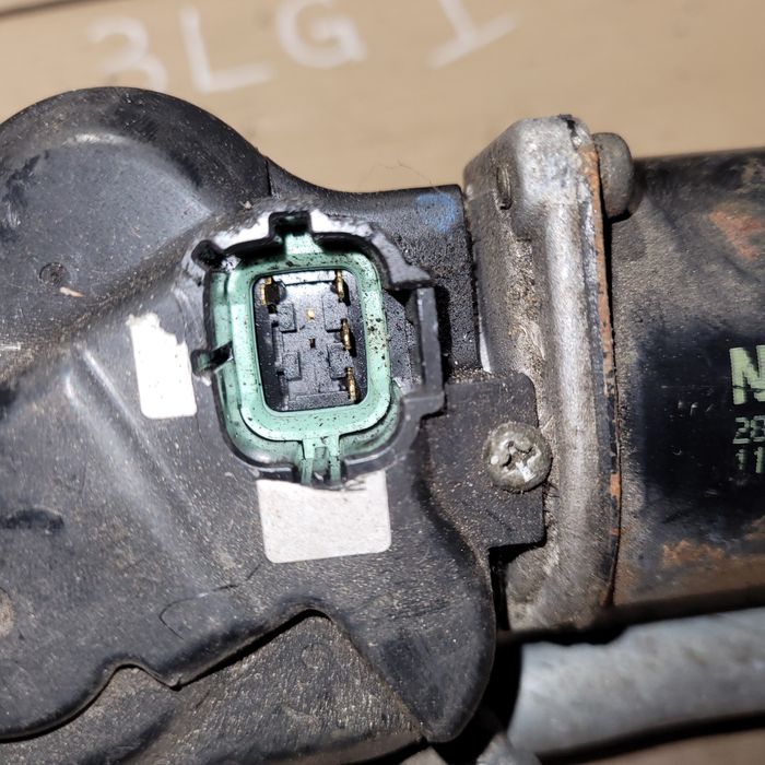 Mechanizm wycieraczek z silniczkiem przód Nissan Micra III K12 2006r