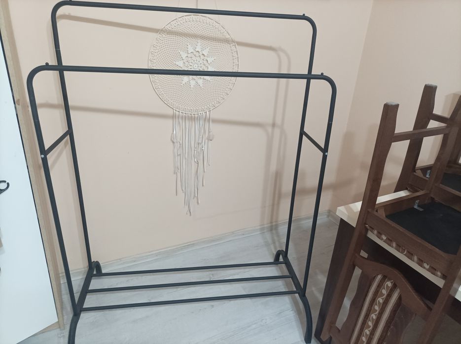 Wieszak stojący używany