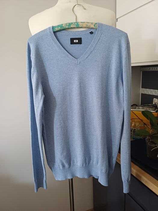 Męski sweterek w serek WE rozm M.