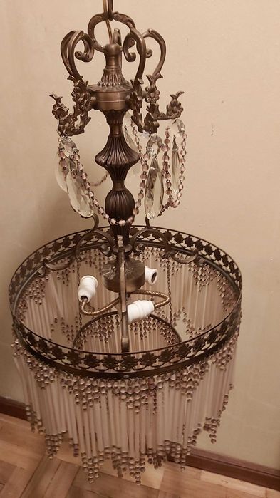 Dois(2) Candeeiros de teto de metal cor bronze e adornos de cristais.