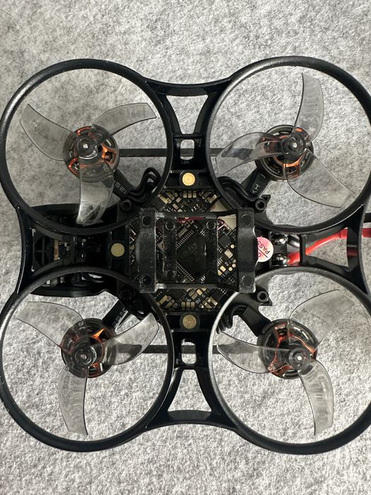 Drone Pavo Femto (whoop drone) Sem batidas, como novo