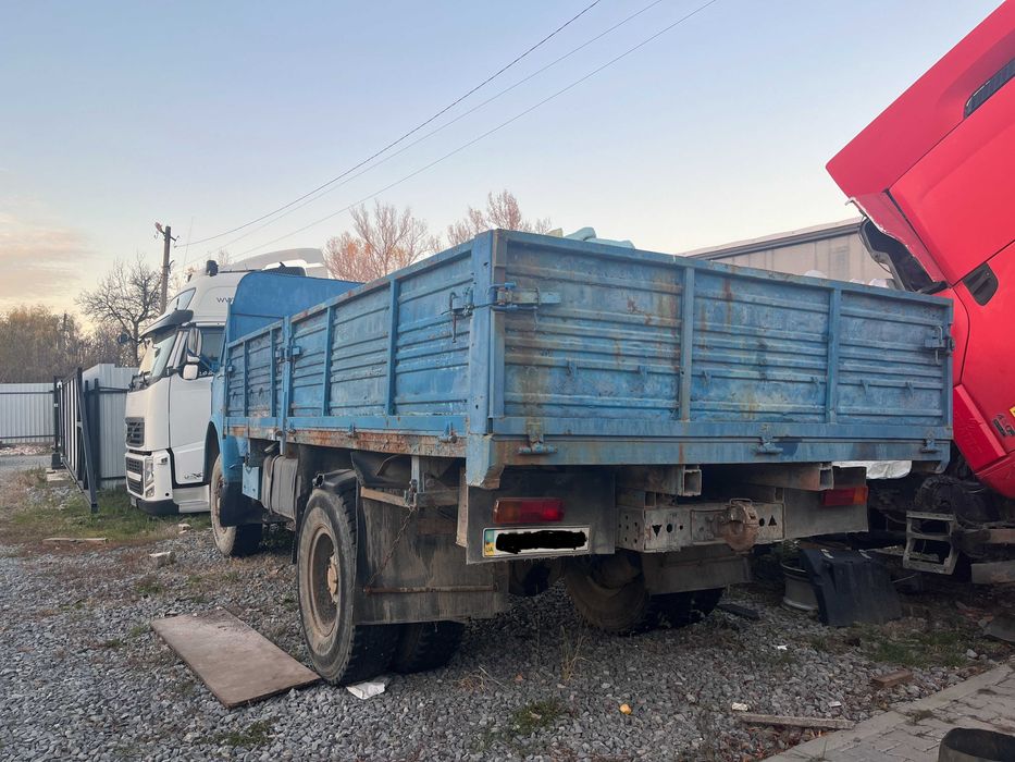 Маз самоскид 2000 року випуску