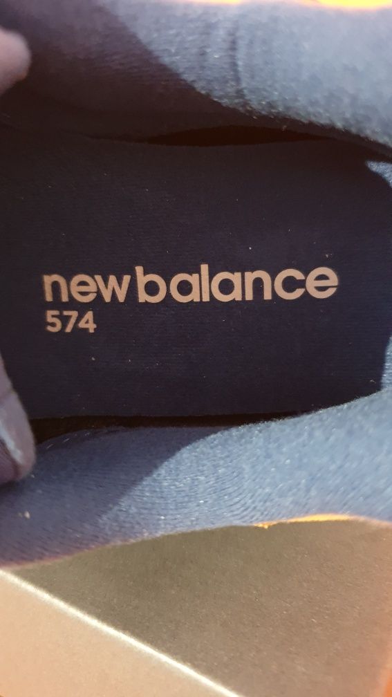 Buty nowe damskie sportowe New Balance  rozmiar 36.5  /  wkładka 23 cm