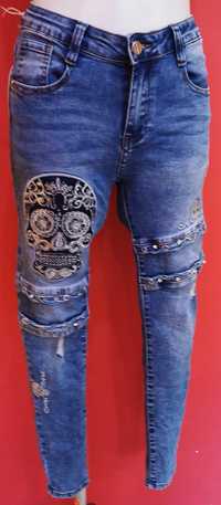 Spodnie jeansy hafty czaszki zdobione