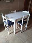 Mesa de cozinha e 4 cadeiras