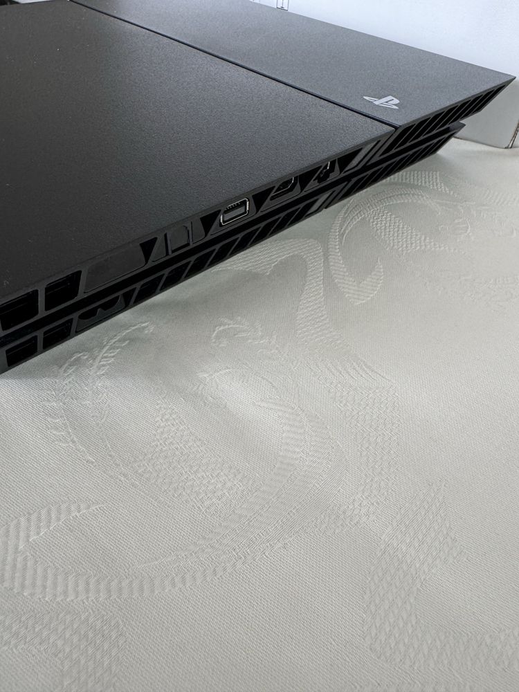 Playstation 4 com CD