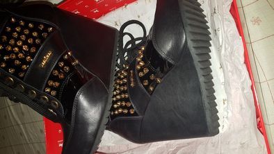 Vendo Botas/botins originais da marca cavalinho (preço de cada botim)