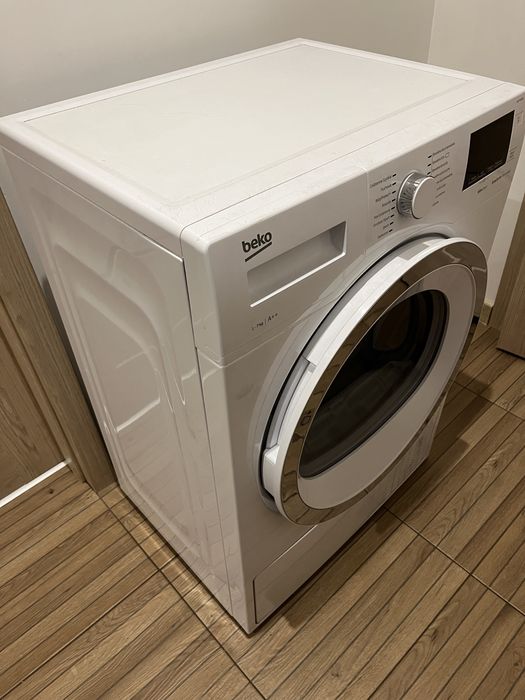 Suszarka Beko MDF7434RXC