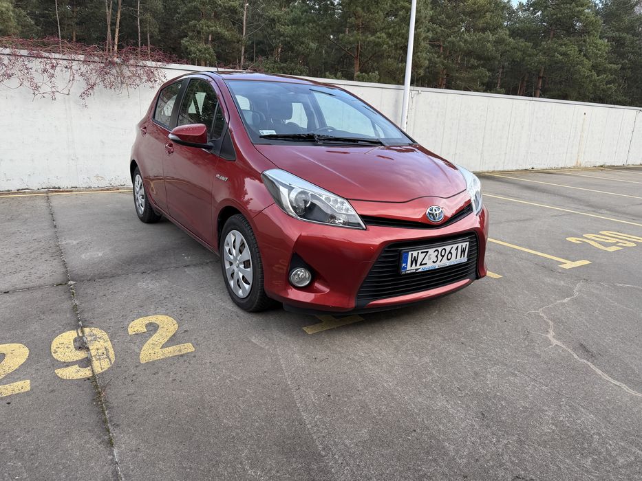 Toyota Yaris III hybrid 2014
