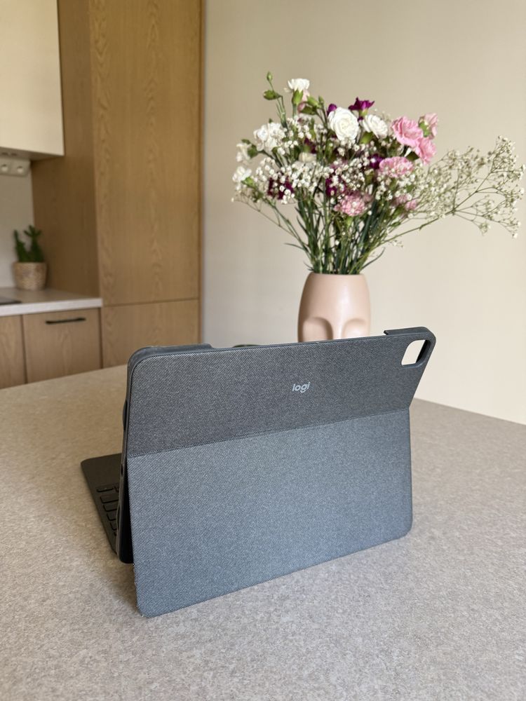 Logitech Combo Touch – Klawiatura z etui do iPad Pro 12.9”
