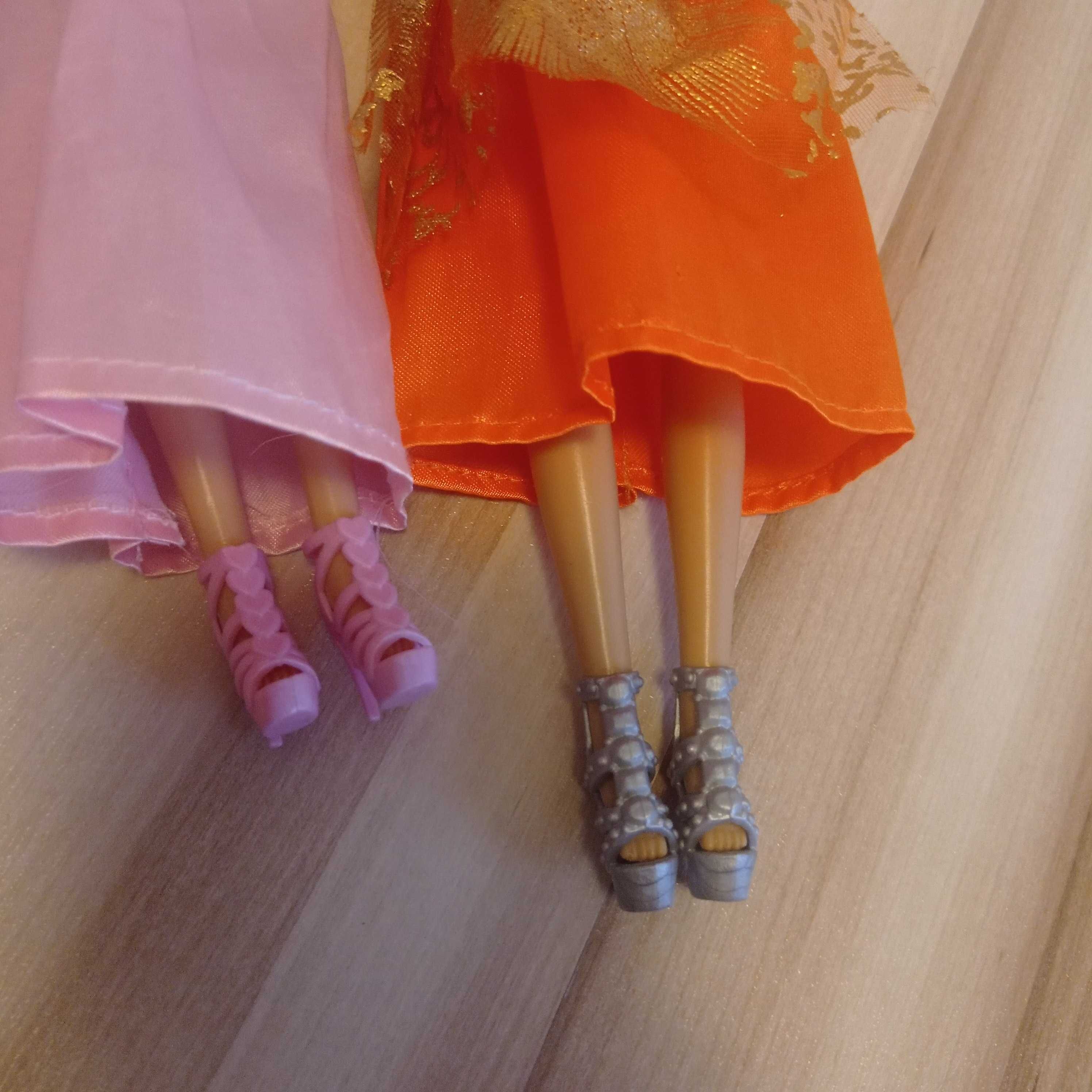 dwie lalki Barbie