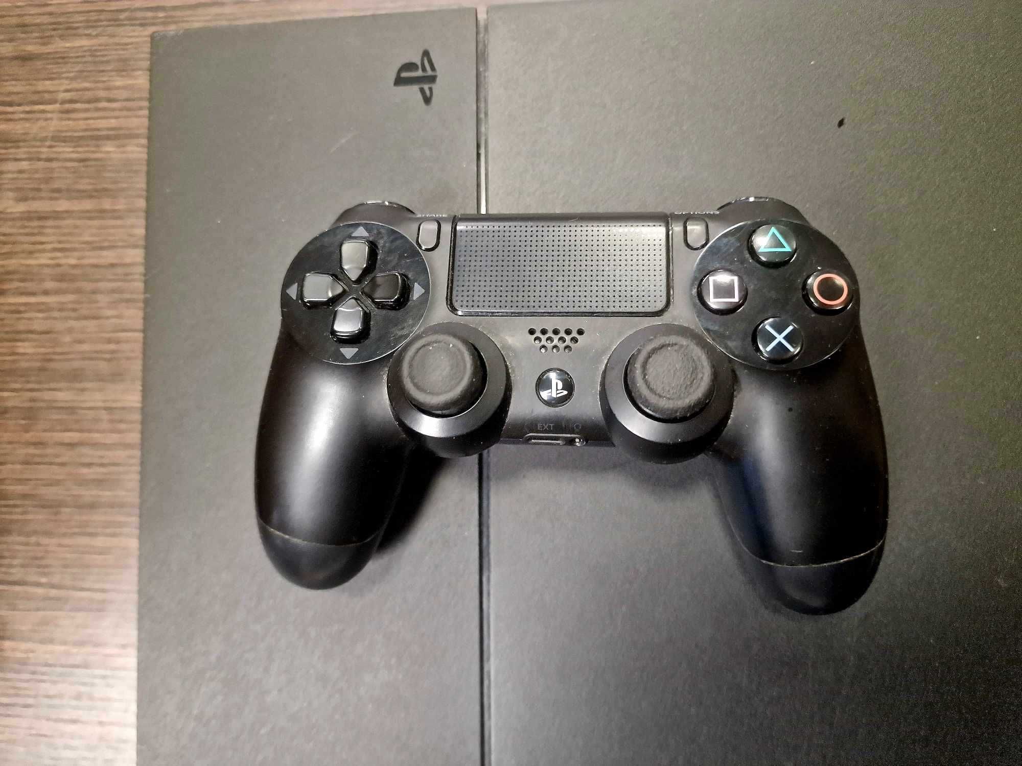 Konsola SONY PlayStation 4 + pad + stacja ładująca