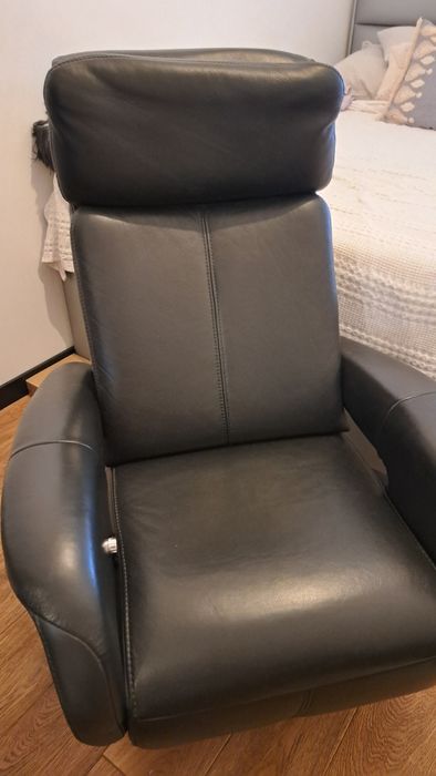 Obrotowy Fotel skórzany rozkładany czarny