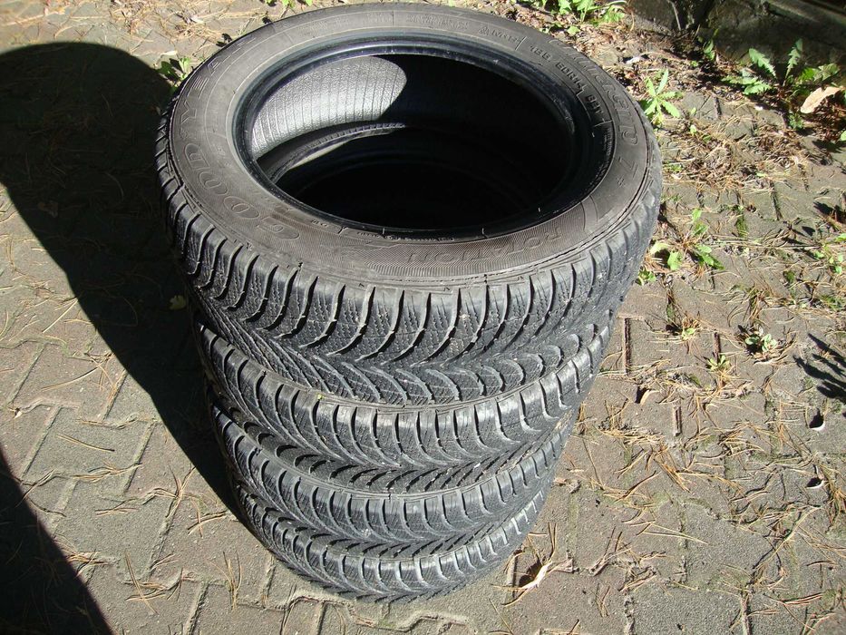 opony zimowe 185/60/14 goodyear ultragrip 7+, komplet 4 szt