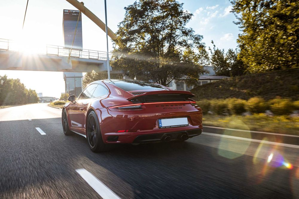 Wynajem PORSCHE 911 Carrera 4s, Audi RS3 2023, GOLF 7.5R, A45s AMG, M3